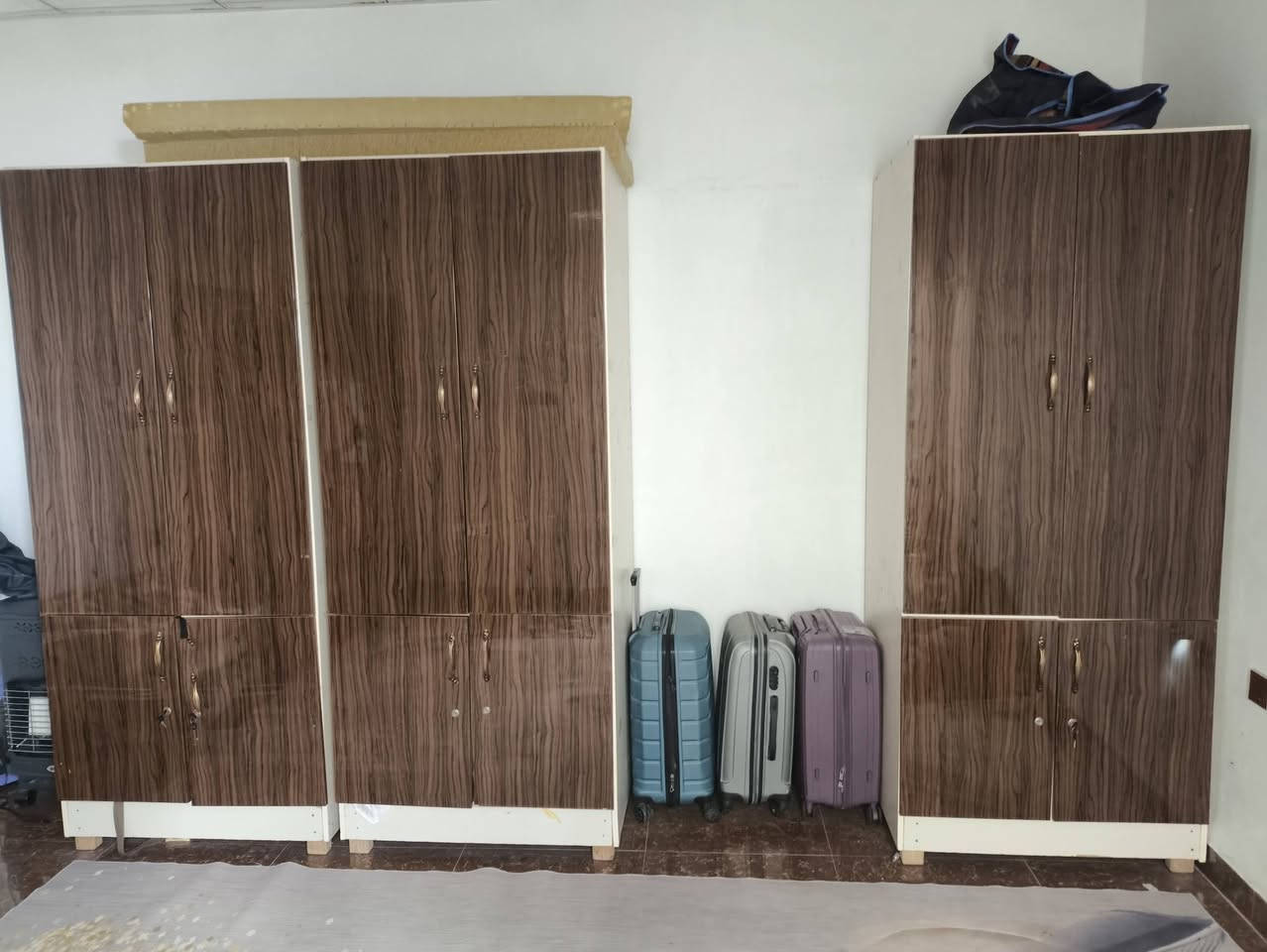 اثاث للبيع في منطقت رابرين باقي التفاصيل على هذا الرقم ***********
