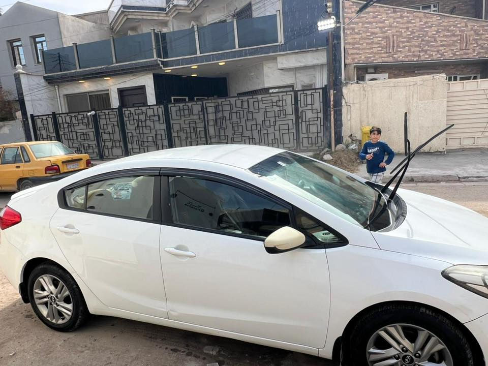 سلام عليكم سيراتو موديل 2014نص فول السياره حلووو او مناقصه منشور سونره السيار رقمه انبار مشروعه وطني تحويل وين ميعجبك بسمي السياره بيه حالوب نسبت الحالوب 30/100 مكين 16000دوق الكيس مال كير مفتوح امبدل دهن السياره حلو او مناقصه شيه مكان السياره بغداد الغزاليه للتواصل ***********السعر (102)او بيه مجال حكه الجيه
