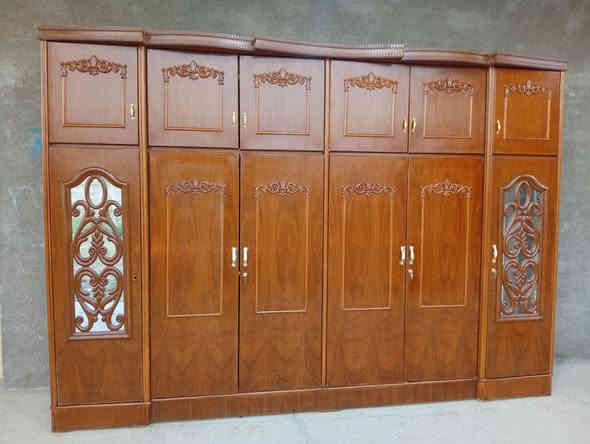 يوجد كنتور 6باب ملحق طابقين خشب عراقي صاج داخل وخارج نضافة فول السعر 475وبي مجال بسيط العنوان الرمانة الاستفسار علرقم ***********
