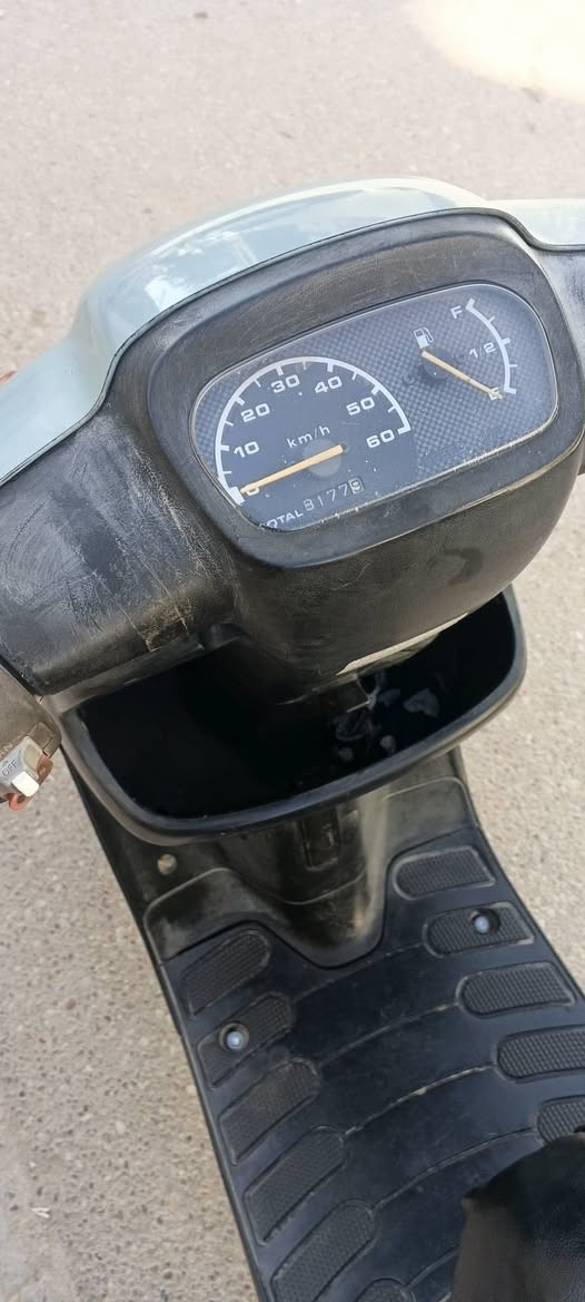 السلام عليكم دراجة بتره مكينه تخبل نهضه وسرعه شرط كلشي شغال سلف هندر كهربائيات لون مميز السعر 350 ناصريه المركز ***********
