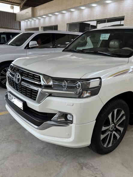 الحسن لتجاره السيارات 
العنوان-واسط الزبيديه

لاند كروز 2019 ابريم الأصلي 

مكفوله كلش جديده 

السعر 560$ مجال بسيط 

***********
