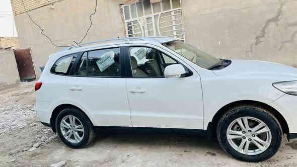 السلام عليكم سنتافي 2011خليجي رقم سليمانيه رقم انكليزي بسمي موصفات سبعه راكب مكينه 2400دوش فول مواصفات ماعده بصمه سونار مرفوق بصور
عنوان بغداد معامل رقم*********** 
سعر150$بيه مجال حك جيه
