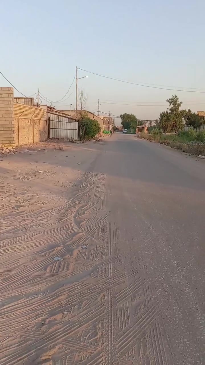 السلام عليكم قطعه ارض للبيع المساحه 300 متر الواجهيه 20 النزال 15 العنوان الكوفه علوه الفحل شارع الفلل عقد 25 عقد محكمه طابو زراعي ***********
