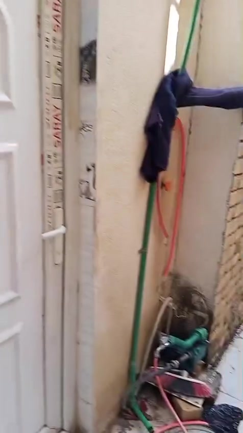 بيت للبيع ١٠٠ خلفي بناء حديث  طابوك كونكريت العنوان حي الفداء قرب السريع يبعد حوالي ٢٠٠م عن السريع السعر ٩٥ مع المجال للاستفسار اتصل بالرقم
***********
