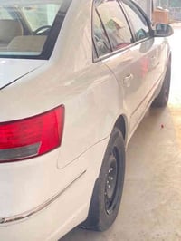 سوناته2009 خليجي محرك 2400 عشركه سياره جديده بيها صبغ اقل الاحزام ابيع...