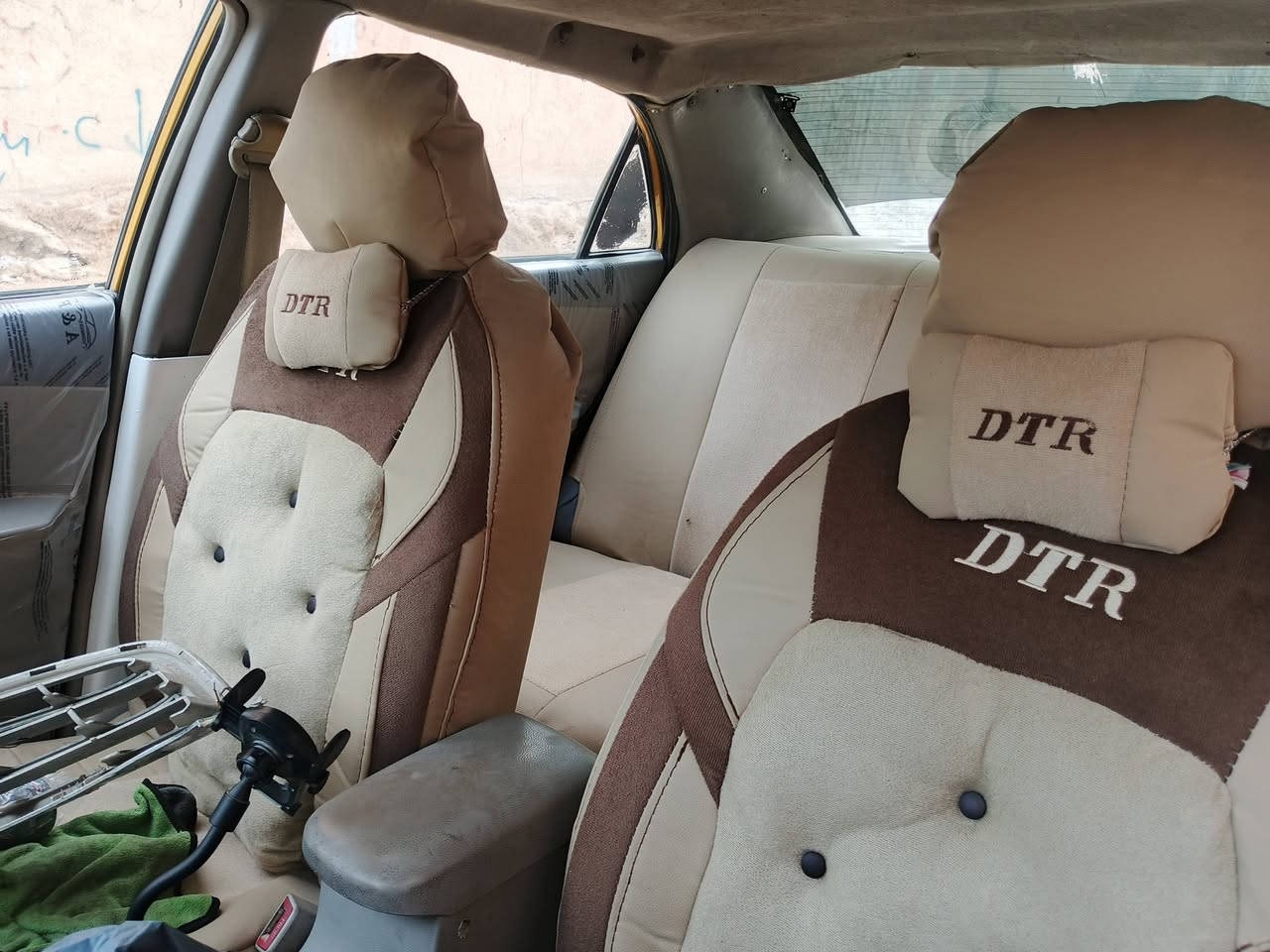 سلام عليكم بي وايدي مديل ١٣ مكينه جديده وكير خيرمن الله توه شادهن سنويه 29بسمي سياره مصفره هيه وغرامات ماعليه ربع تواصل ع رقم الاستفسار ***********
