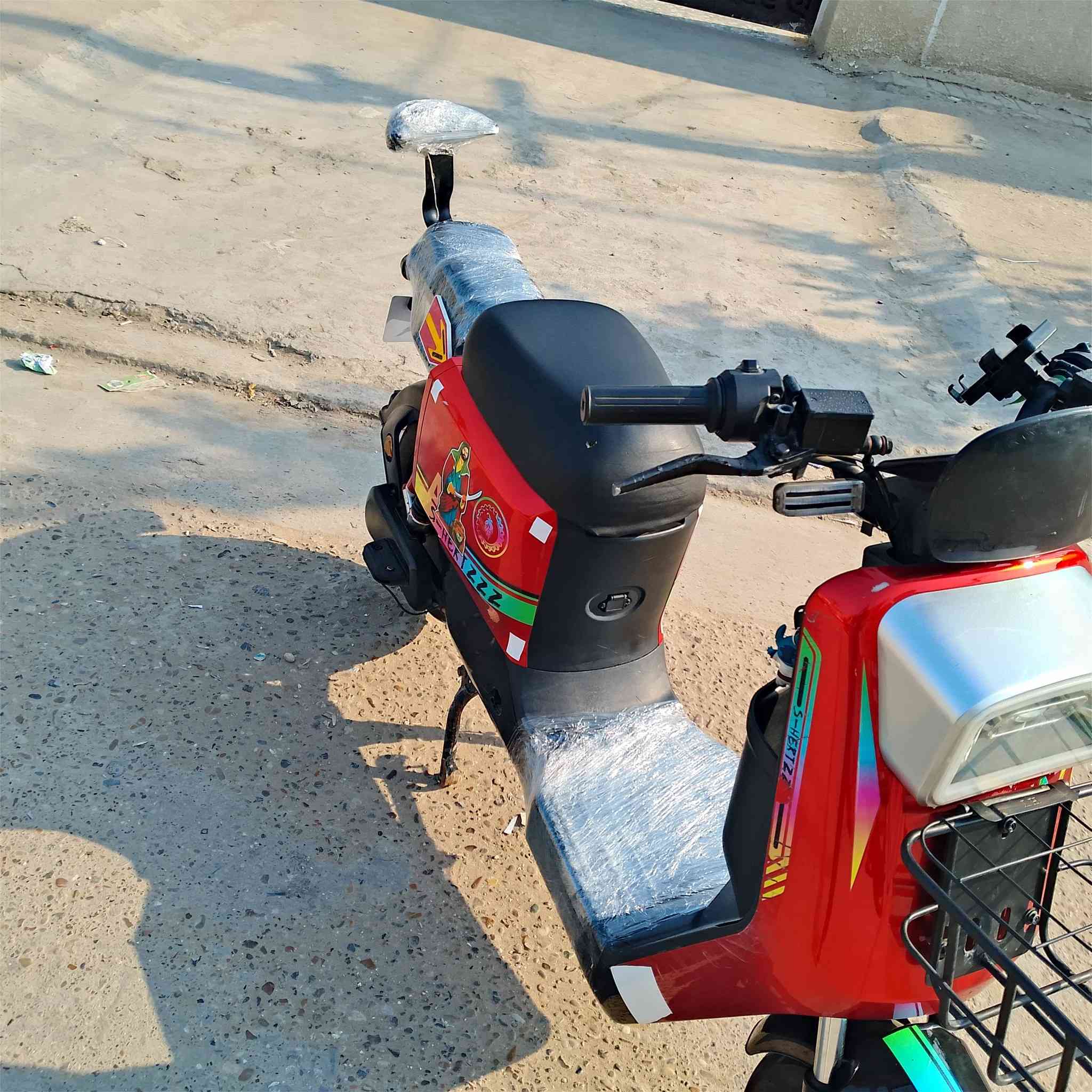 السلام وعليكم دراجه شحن للبيع
النوعيه ار7 موديل 2025 من معرض حسن وحسين 
5 بطاريات الصغار جدد 
تايرات 2 جوبلس جدد 
لايت عالي وناصي 
هورن 
اشاير يمنه ويسرة 
دبل اشارة 
كماشه تيلفون 
نضام Rبك 
4 نمرات سرعه 60 حقيقي 
نضام قاطع دورة 
مكاني بغداد البلديات 
السعر 380 و بيها مجال للشراي فقط 
الرقم الاتصال والاستفسار ***********
