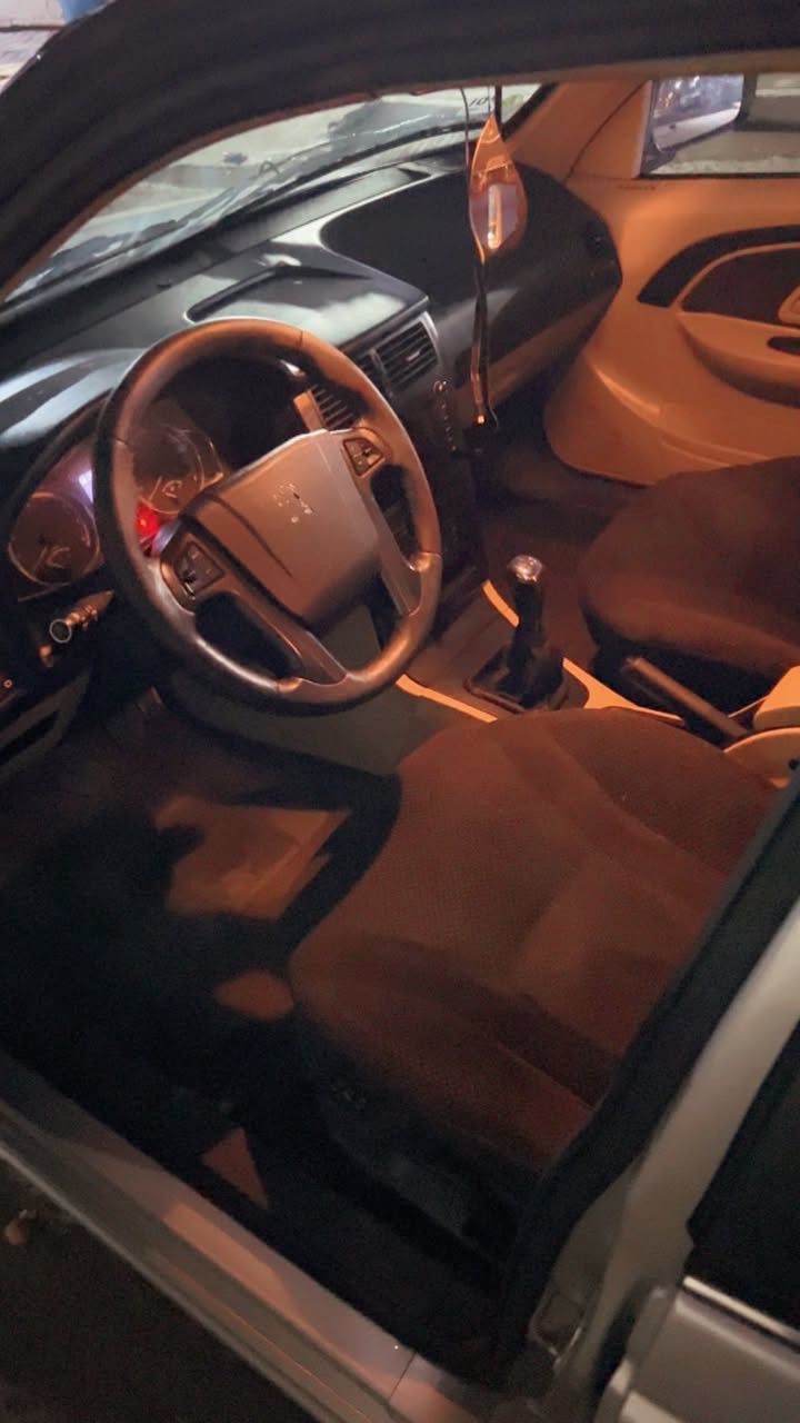 السلام عليكم بيجو بارص 2024 مكفوله ما عده تكحيل بجاملغ على كد اصبع ماشيه 35 السياره سبير منازل السياره خير من الله السعر 83 الرقم ***********
