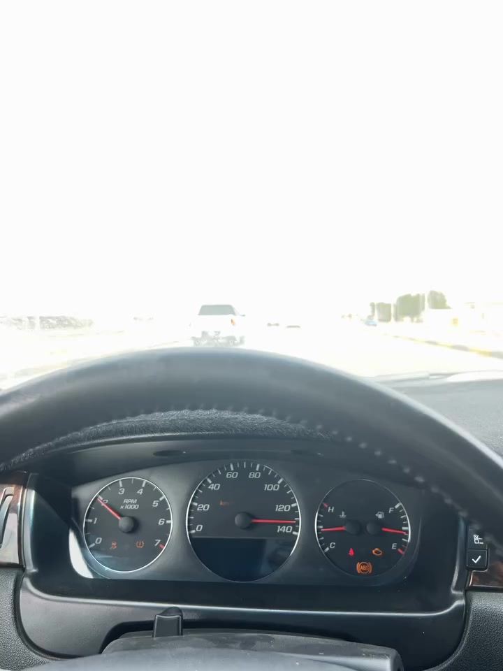 السلام عليكم امباله 13 بسمي 
السياره جاهزه محرك 3600 
بيها قطعتين تبديل ما عابر 
دمام اضافي سياوه كفاله كير ومحرك  
شكن كهربائي غرفه مخمل مكاني سماوه مركز 
***********
