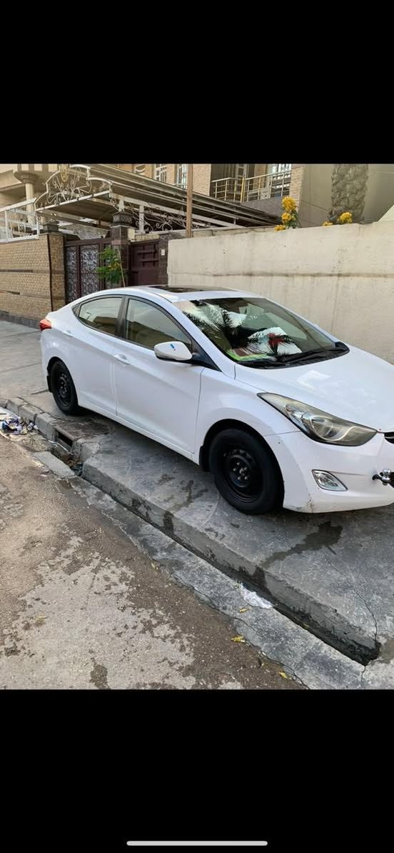 السلام عليكم 
النترا للبيع 2012 خليجي 
الرقم الجديد سنوية جديدة لـ2032
صدر امامي خلفي جديد +تخم تاير
سيارة بيهة جاملغ وباب  الخلفي جهة السايق  
وشبر من باب الصدر 

السعر 108 وبيهة مجال بسيط 
للاستفسار الاتصال ***********
