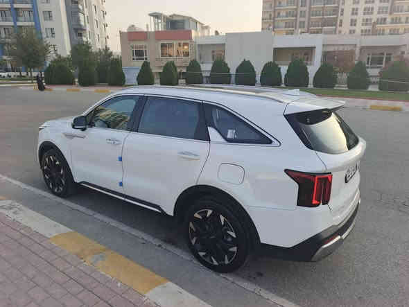 للبيع كيا سورنتو موديل 2024
مستلميهة صفر من الشركة وماشية لحد الان 11200 دعش الف وميتين فقط 
المواصفات 
بانوراما 
ويل حجم 20
شكل الجديد 
حساسات امامي وخلفي 
كامرة 
شاشة متصلة 
كير ماوس 
هاند بريك بصمة 
سته سلندر 
صندوق كهرباء وبالكونترول
تشغيل عن بعد
لايت زينون ولد 
داتا شو 
السعر 355 ورقة
الاتصال واتس اب أو علرقم 
*********** م ابراهيم 
سبعة راكب 
تبريد مركزي ولمس 
ومواصفات اخرى كثيرة 
بدون صبغ  بدون بارد
