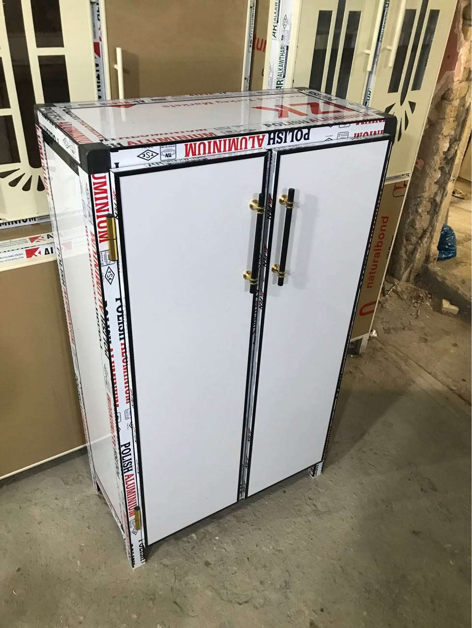 جزامه احذيه شغل درجه اولى ٦ تقاسيم من الداخل السعر ١٢٥ يوجد توصيل *********** العنوان شارع الاخلاص ناصرية, ذي قار
