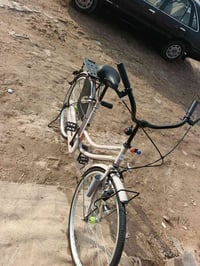 بيسكل لبيع بناتي بعده زيرو لبيع مستعجل عله بيعته سعر خاص / 07869921752