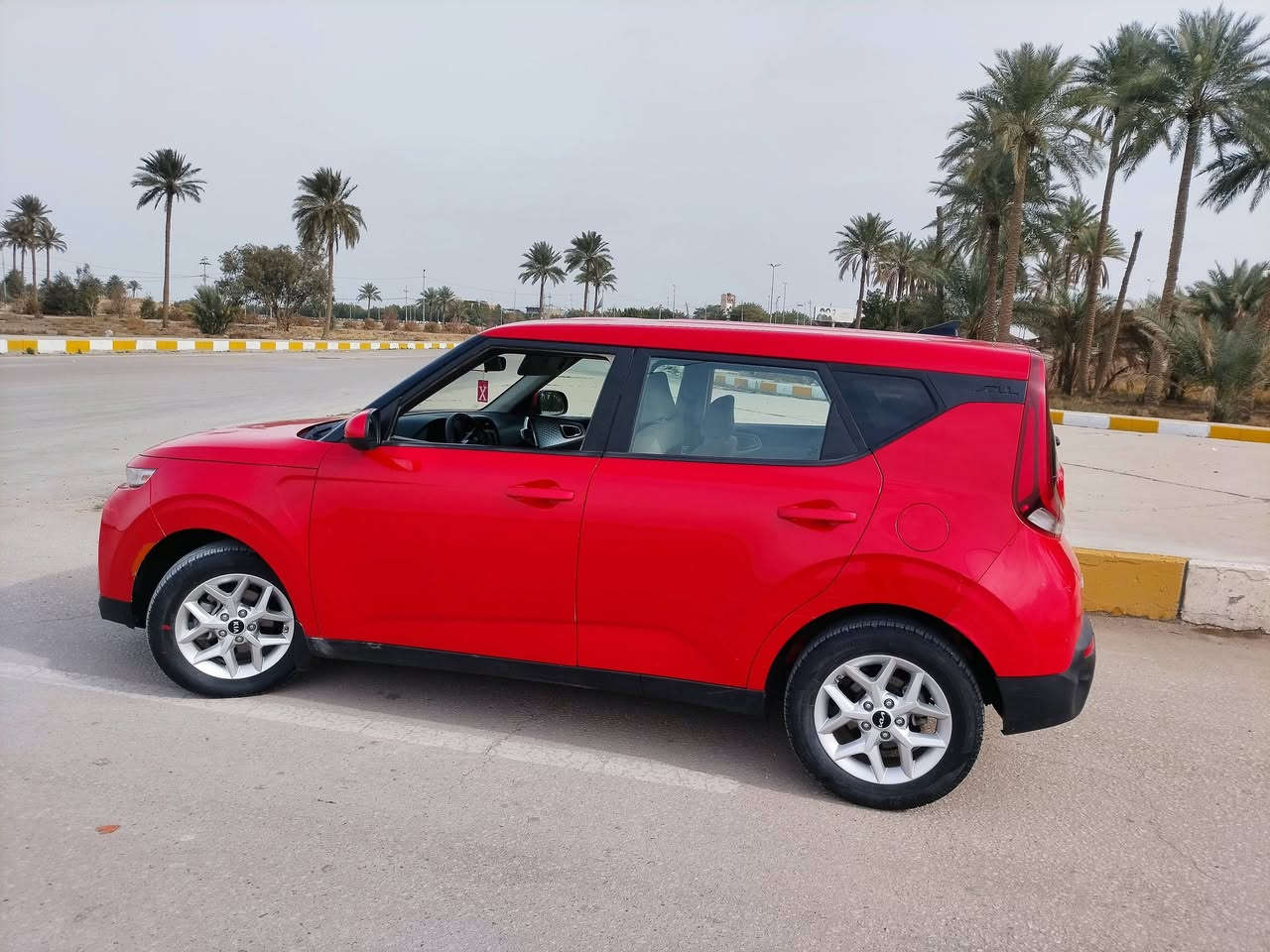 السلام عليكم
للبيع كيا صول موديل2022

رقم بابل

السياره جديده وجاهزه 

ماشيه45 حقيقي

شاشه

كاميرا

رادارات 

ويل كب 

تحكم استيرن 

مكينه2000 دوش استندر 

ضررها والسونار والتفاصيل داخل المنشور

فقط جاملغ وشويه بحافة الباب

السعر152

الشراي يتصل

***********
