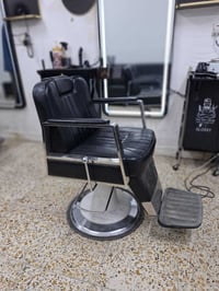 كراسي حلاقه ٣ نيو براند للبيع المكان بغداد 07780047990