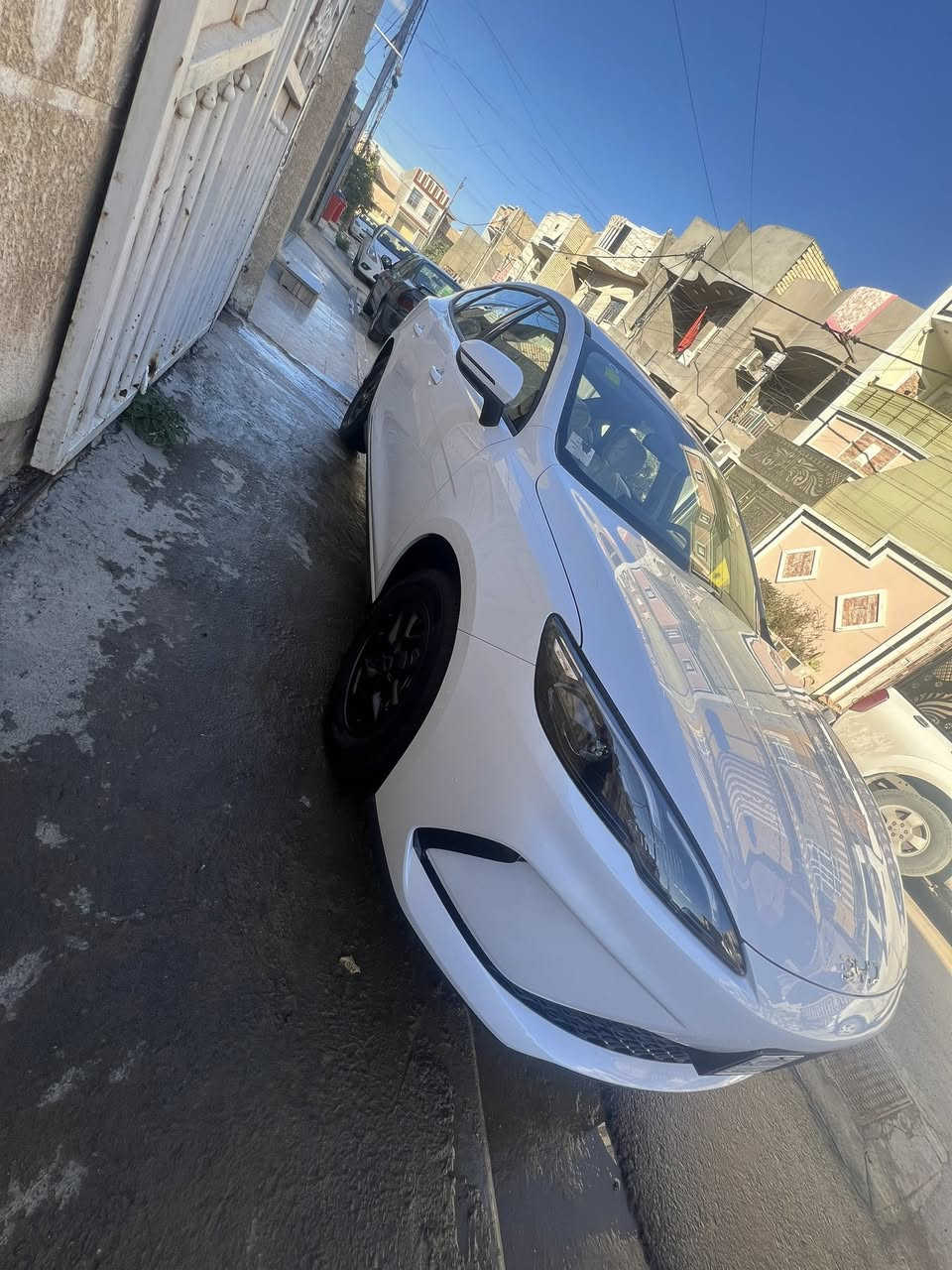 بيوايدي 2025 زيرو ماشيه الف
سيل 5 ام الضمان شاحنه او كارت او بصمه 
سعر 130 وبي مجال 
رقمي ***********
