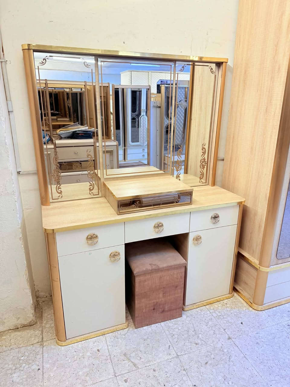 غرفة تركيا فخمه حديثه مودرن اصليه💯 ضهر بلوك سرير مخزن🥰 صبغ حراري ضهر بلوك


**إذا كنت صاحب هذا الإعلان وتريد حذفه لأي سبب، رجاءا أرسل رسالة إلى الدعم الفني**