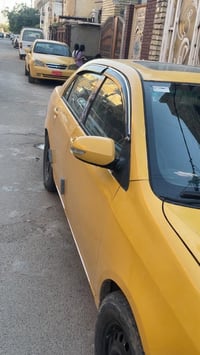 للبيع بي وايدي ٢٠١٣ السياره بيه حادث باب سايق   السياره يردله شغلات بس...