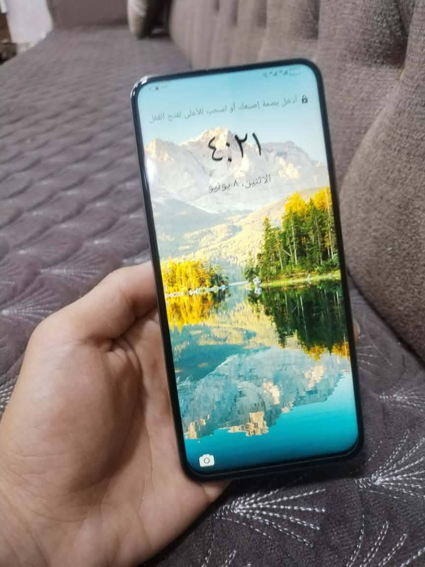 السلام عليكم عندي موبايل y9a جهاز كلش نضيف ذاكره 128رام 8 جهاز مامفتوح معا فقط كارتون السعر 140 التواصل على الرقم ***********

