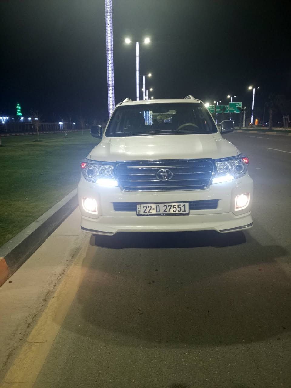 لاندكروزر موديل 2009 رقم اربيل الدولي
سياره فول مواصفات 
داخل بيجي
فتحه سقف 
تحكم ستيرن 
4 ويل 
محرك v6 مفتوح
لايت زنون
سياره كير ومحرك وتبريد وحداديه وتخم تاير جديد 
تراي مال 21 سياره ناعمه وجديده
سياره بيه شبرين صبغ يم قبق البانزين 
السعر 270$$$ وبيه مجال 
مكان السياره بغداد التاجي 
او الانبار الفلوجه 
اتصال *********** واتساب
