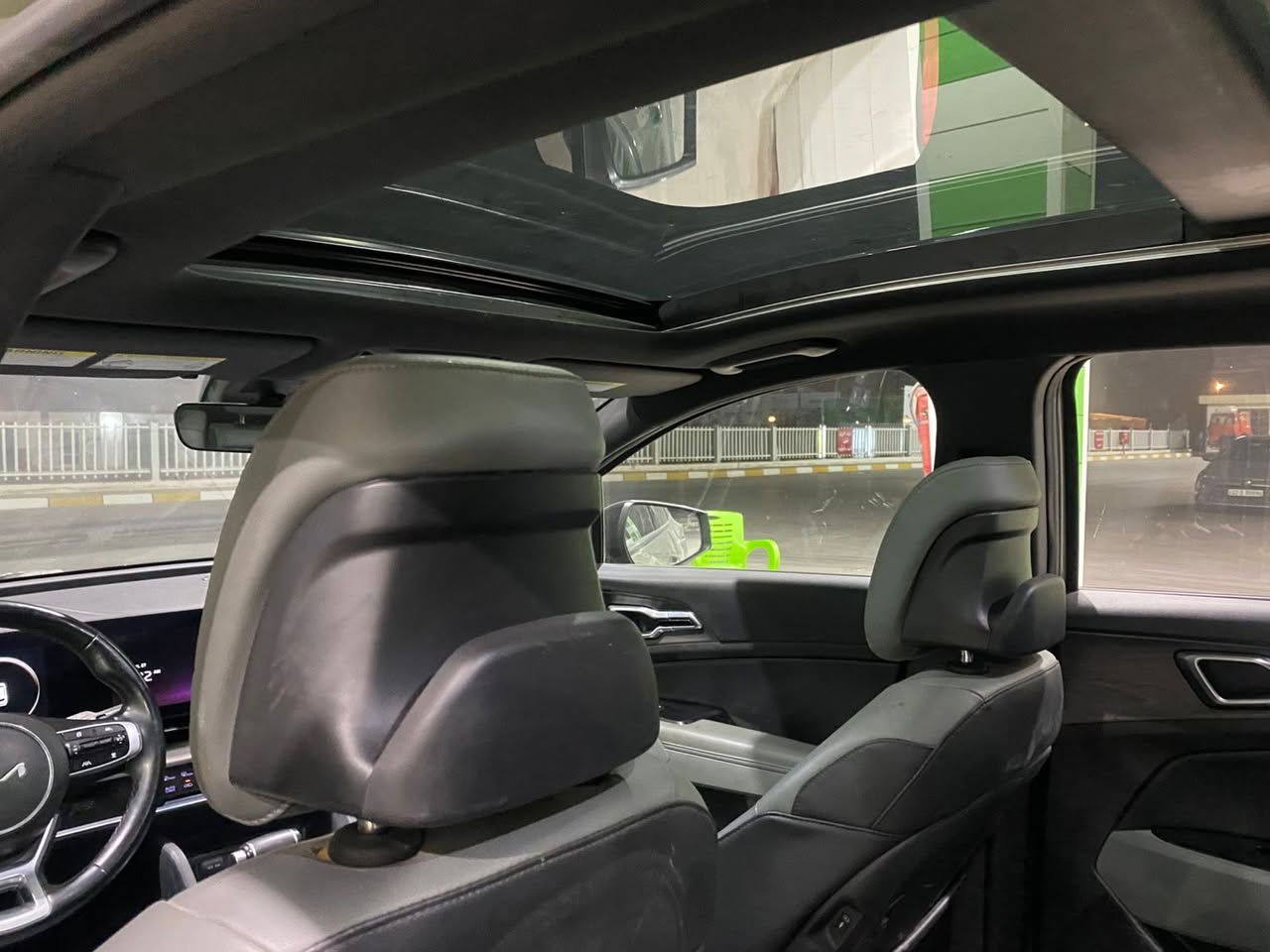 كيا سبورتج وارد امريكي 2023  رقم اربيل مكانها بغداد ماشيه 50 الف رقم صاحب السياره *********** السعر 20 الف دولار
