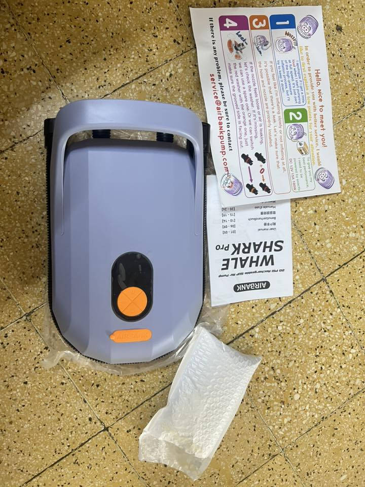 جديد لوك / كامل الملحقات / نبذة باستخدام الذكاء الاصطناعي
هذا المنتج هو مضخة هواء ذكية من نوع AIRBANK WHALE، وتستخدم عادة لنفخ قوارب التجديف أو الألواح القابلة للنفخ (SUP).
الضغط الأقصى: تصل إلى 20 PSI.
النوع: مضخة كهربائية قابلة للشحن (Rechargeable).
الاستخدام: مصممة خصيصاً للمعدات الرياضية المائية القابلة للنفخ.


**إذا كنت صاحب هذا الإعلان وتريد حذفه لأي سبب، رجاءا أرسل رسالة إلى الدعم الفني**