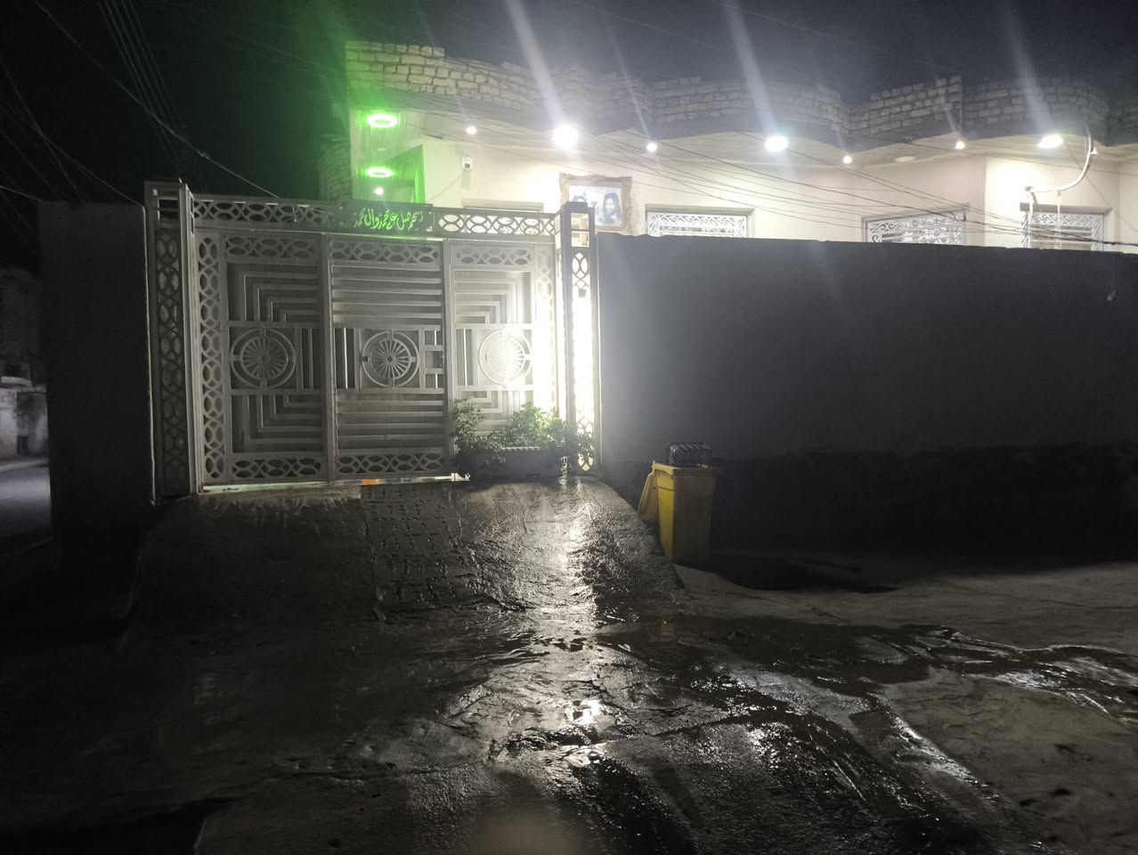 ***********دار للبيع 150 متر بالقادسيه ركن مطلوبه اسكان سعره ب 70 وبه مجال تسديد الاسكان على المشتري مطلوب 41 تسديد الشهري 213
