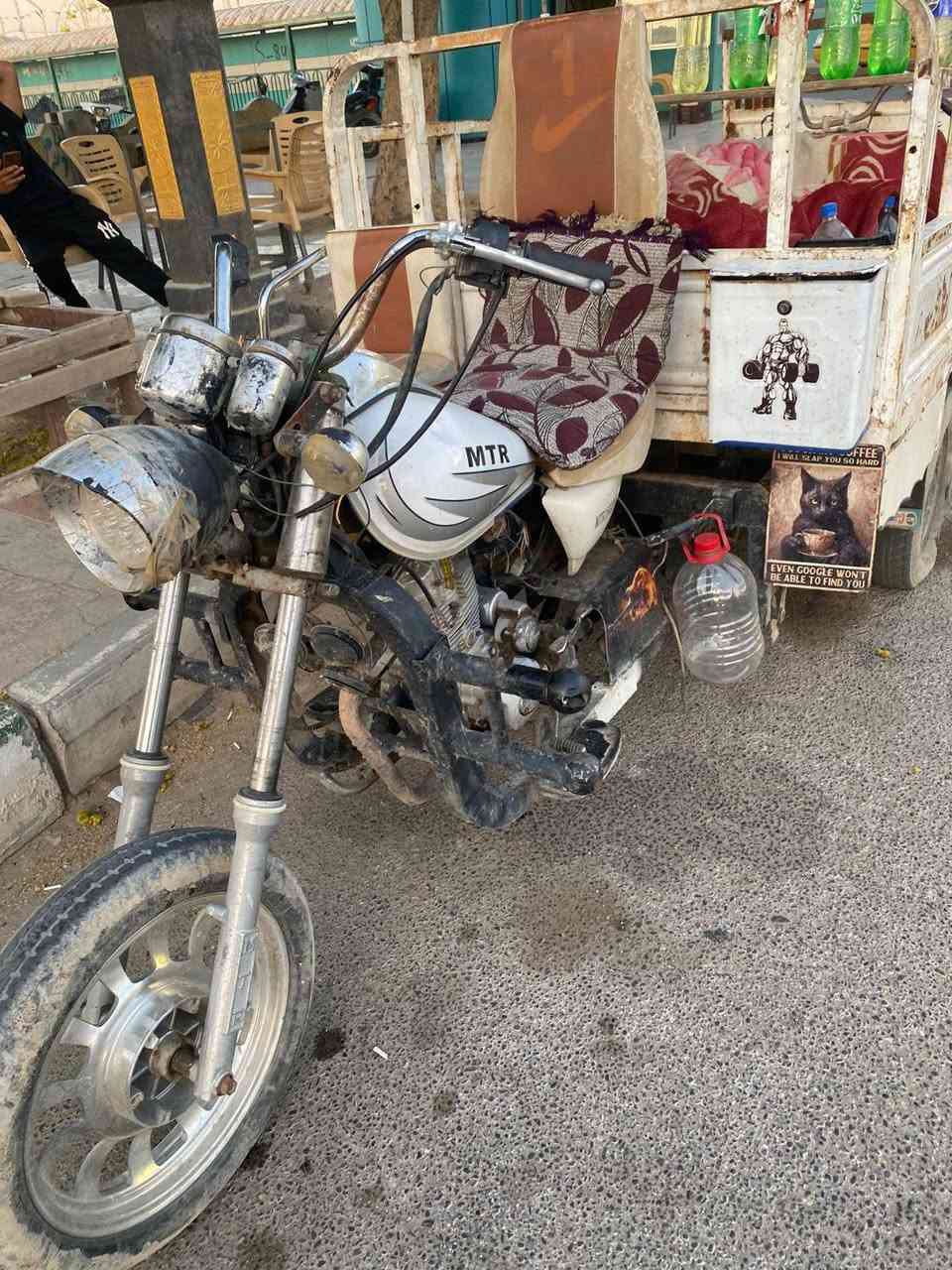 السلام عليكم للبيع موديل 9من كلشي نضيفه ماعدا الفخذات تحت الدواسة بيهن لحيم عنواني سماوة كبال جسر المفوضية السعر 850وبيها مجال حك جيه ***********
