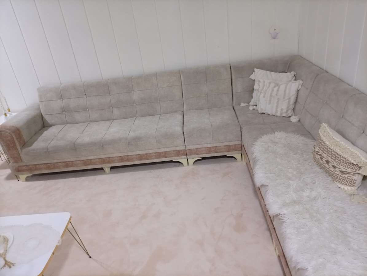 سەرەتە با ناوی خوا
سڵاوتان لێ بێت خوشکو برایان ئەم قانەفەیامان هەیە وەک لە وێنەکە دیارە ئەو تۆزەی دڕاوە کێ ویستی خاتری ئەگرم ئەوەش رەقەم با نەماش جواب ئەیامۆ
***********❤️❤️
