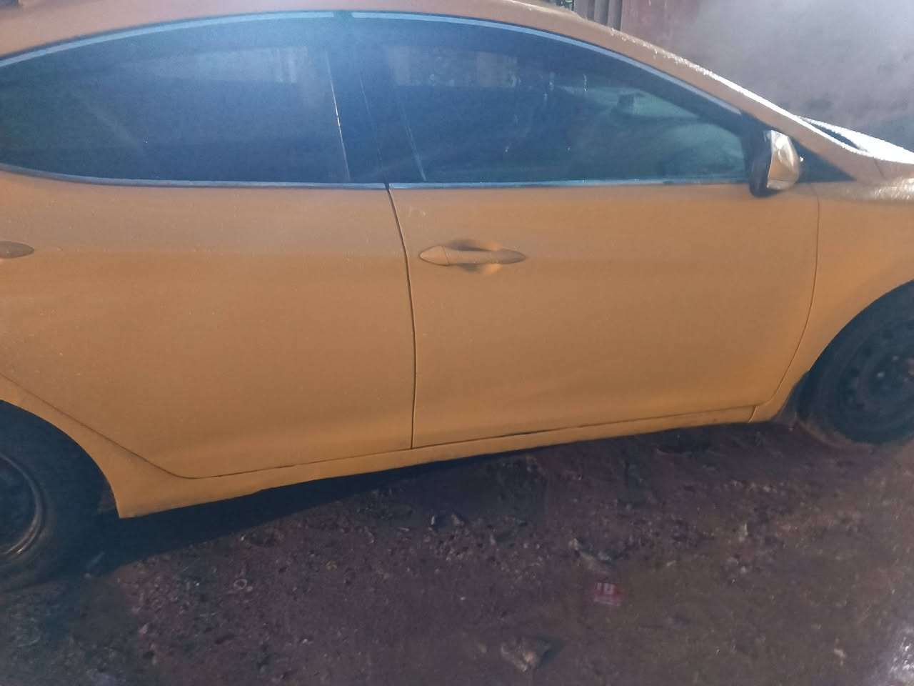 السلام عليكم سياره انتره مديل 13يساره بصمه وفتحه موصفات فول 
سعر 100وبيه مجال رقم ***********
