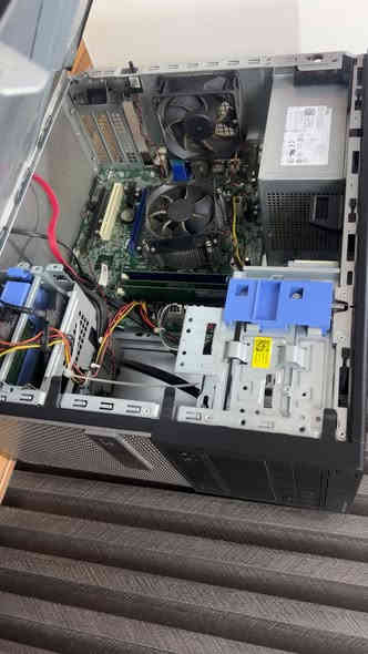 سلام عليكم 
كيس معالج i 5 الجيل الرابع 
الرام 8 كيكا 
هارد 256 ssd 
كيس جديد 
بيع او مرواس هم يرهم 
مكاني بغداد كاظمية 
رقمي ***********
