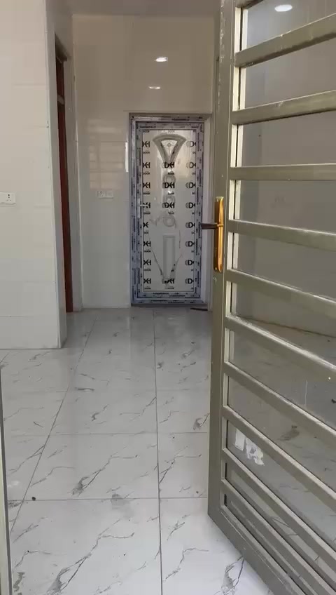 مكتب ريتاج للعقارات
شقتين جديده بناء 2026 تسليم مفتاح 
الدورة حي دجلة قريبة على الكرادة غرفتين نوم
وصاله وخدمات والثانيه غرفتين وصاله ومطبخ وخدمات
الي ايريده يجي خاص وتدللون
 الي عنده بيت او شقه للايجار او للبيع يتواصل ويانا واتساب 
***********
@الجميع
