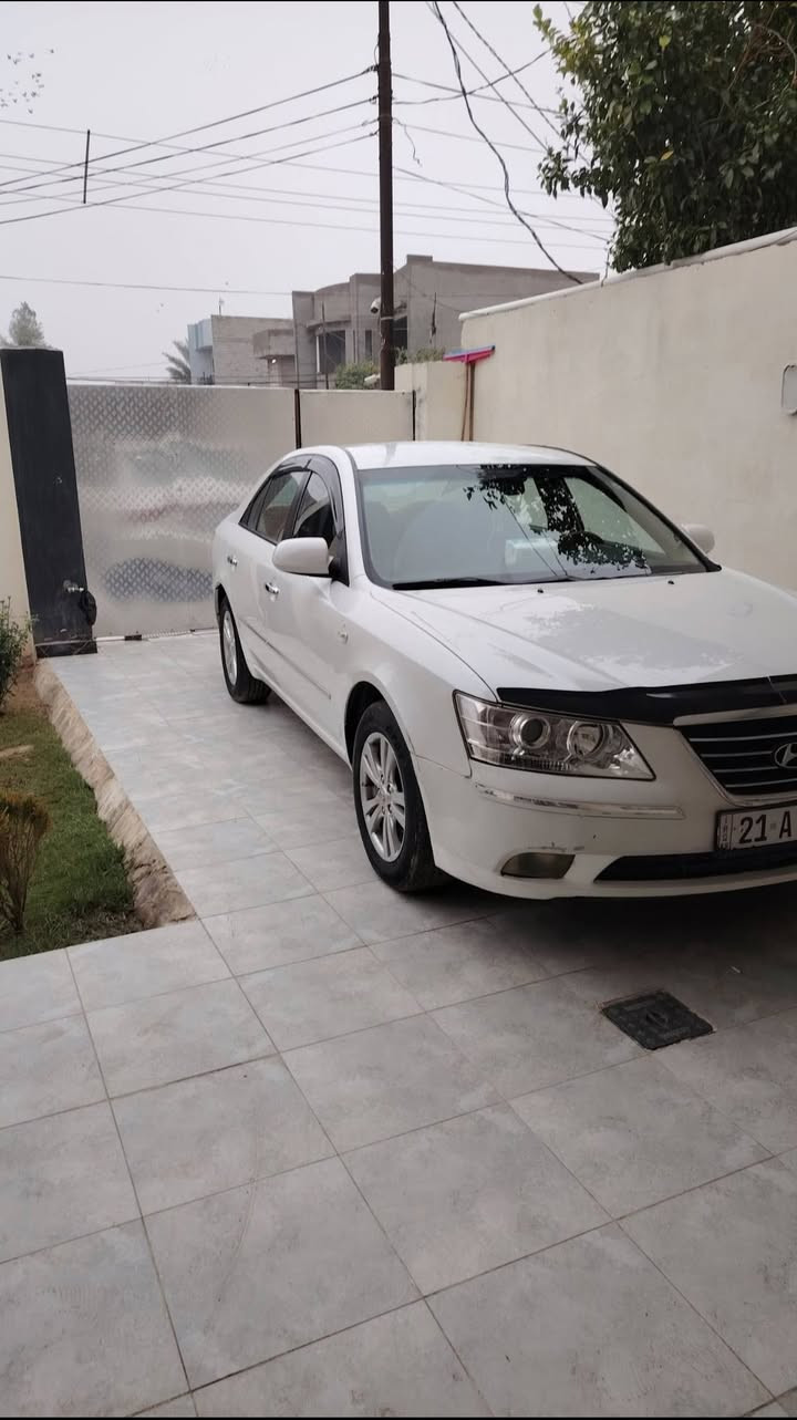 سلام عليكم هونداي  سوناتا مديل 2009 خليجي مكينه الفين وربعميه كير محرك مكفول صدر ختم تاير تبريد كله كفاله شاشه كبيره كامره دوراره علمن سياره مال بيت ورقم سليمانيه هزه وسنويه كله جديد ملاخظه يساره بيه بس صفحت السايق مرشره بدون فتح او معجون سياره احله من الصور العنوان ديالى السعر 115 وبيه مجال الطيبين  التصال ب ***********
