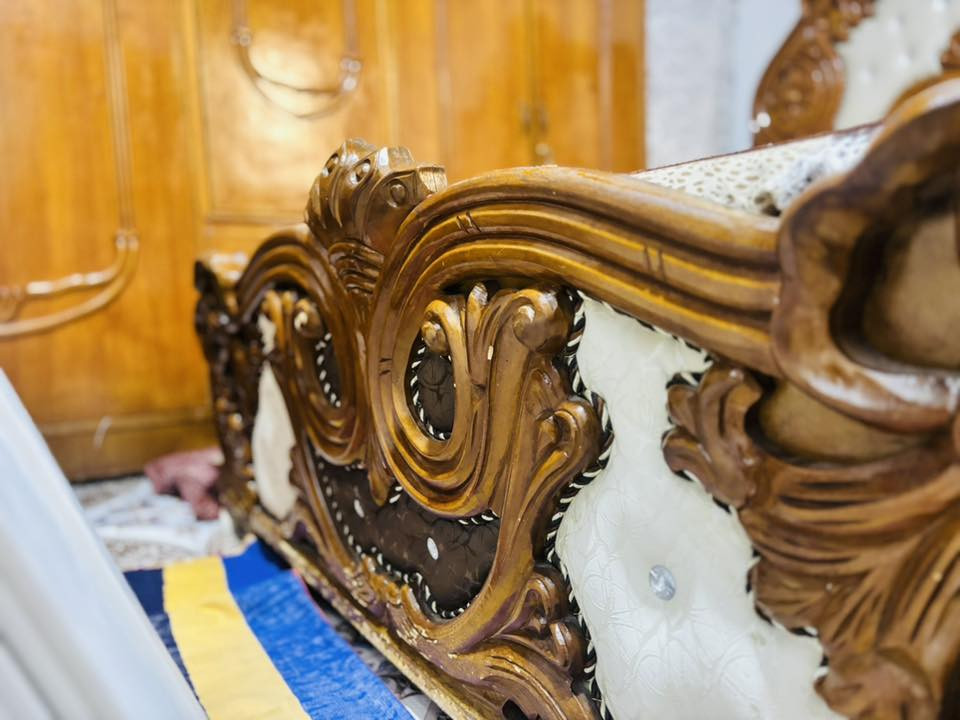 ‏غرفة أخشاب للبيع خشب ثقيل غرفة نظافة قدام العين مكان غرفة الموصل أيسر ‏سعر الغرفة850
وتساب ***********
