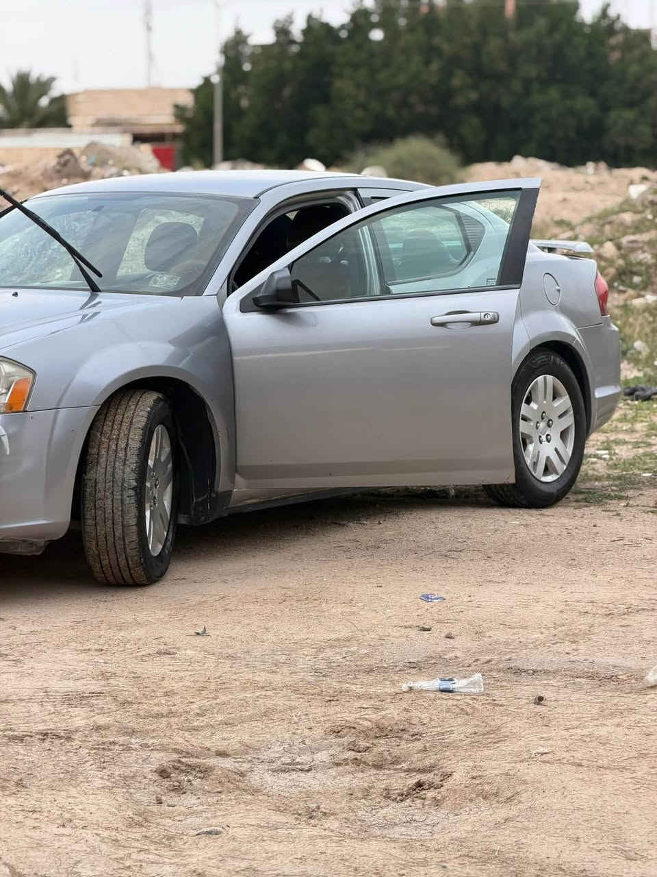 سلام عليكم للبيع دوج افنجر موديل ١٣ جديده السياره مكينه كير حداديه كهربائية كله جديد ما ملعوب بيه تبريد ثلج ❄️ غرفه جلد جديده سياره كفاله من الضربه داخله تبديل قبق الصندوك فقط وبيه مكانات صبغ ابيع حزام رقمه بصره سنوه توه نتهت راعيه بصره سياره مال بيت ما متعوبه ماشيه 144حقيقي سعره ٧٤ وبيه مجال استفسار *********** مكانه البصره
