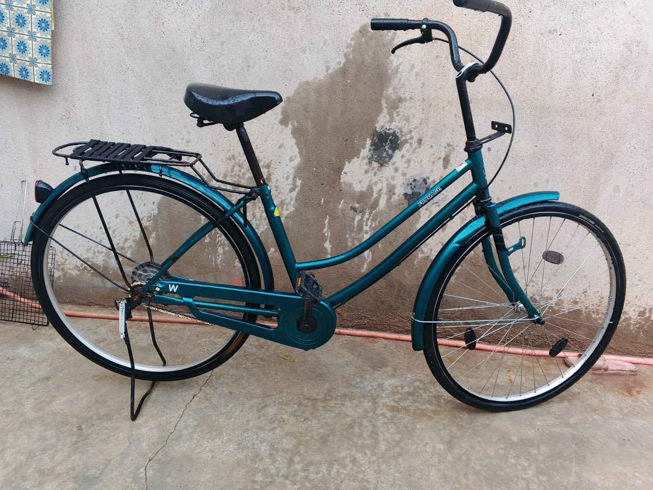 سلام عليكم بايسكل نضيف اي عيب مابي نضافه فوول مكاني كركوك بنجا علي السعر 85 وبي مجال الشراي يتصل او يراسلني واتساب ***********
