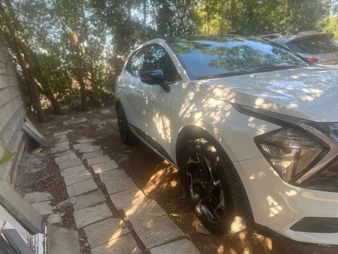 السلام عليكم 
سبورتج موديل 2023
ماشيه 25 الف 
شركه دوليه بعده بالضمان 
Gtجيتي لاين فول مواصفات
كراسي تدفئه تبريد 
ستيرن تدفئة 
كراسي جلد داخل اسود
بانوراما 
جنطه كهرباء
المكان بغداد
السعر 247 وبيه مجال 

الرقم ***********
