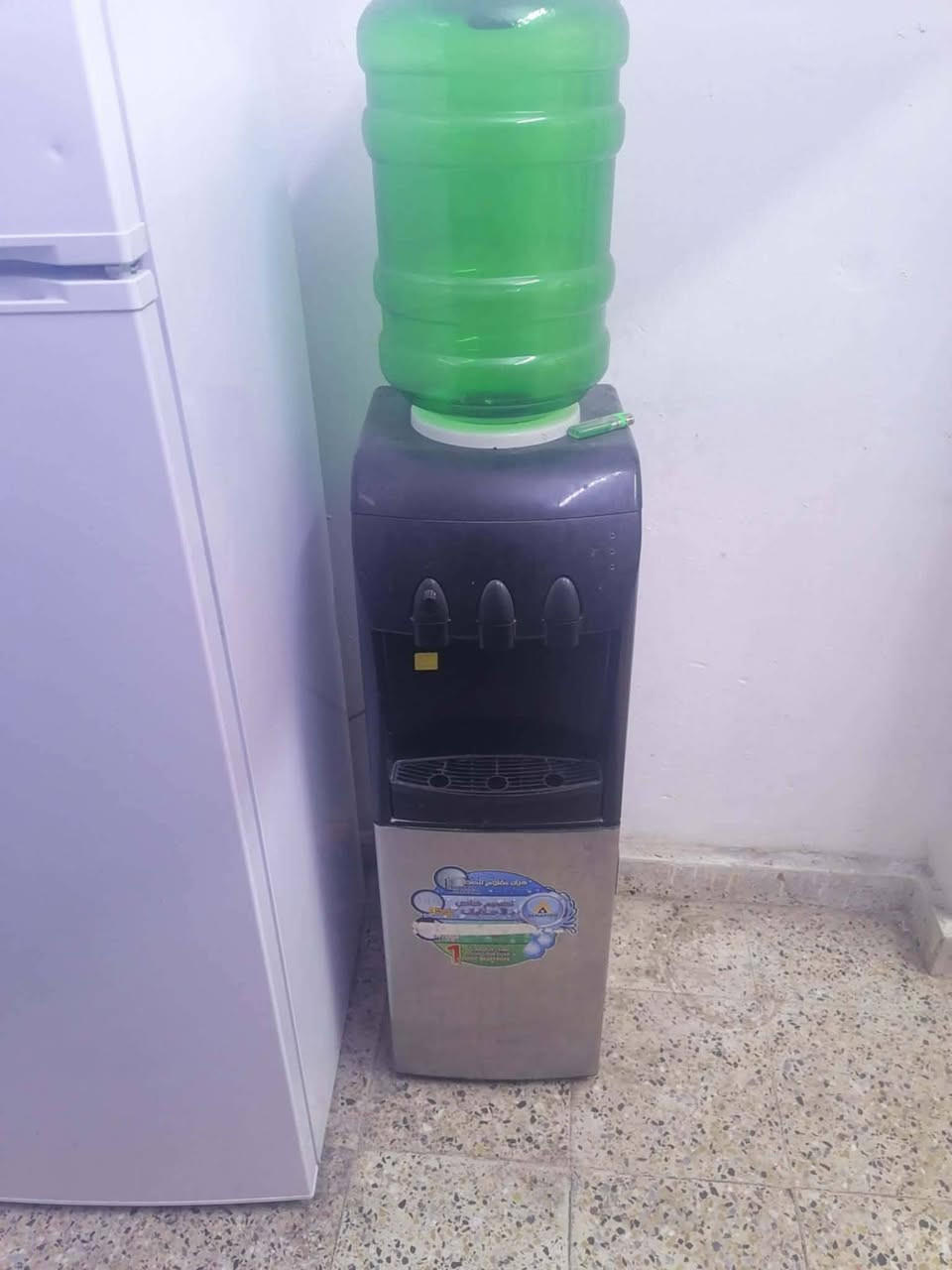 غسالة  ١٠ كيلو دنكا ٢٢٥
براد بي ضرر بسيط ب٦٠
مكاني قرب بوابة الكاضمية ***********
