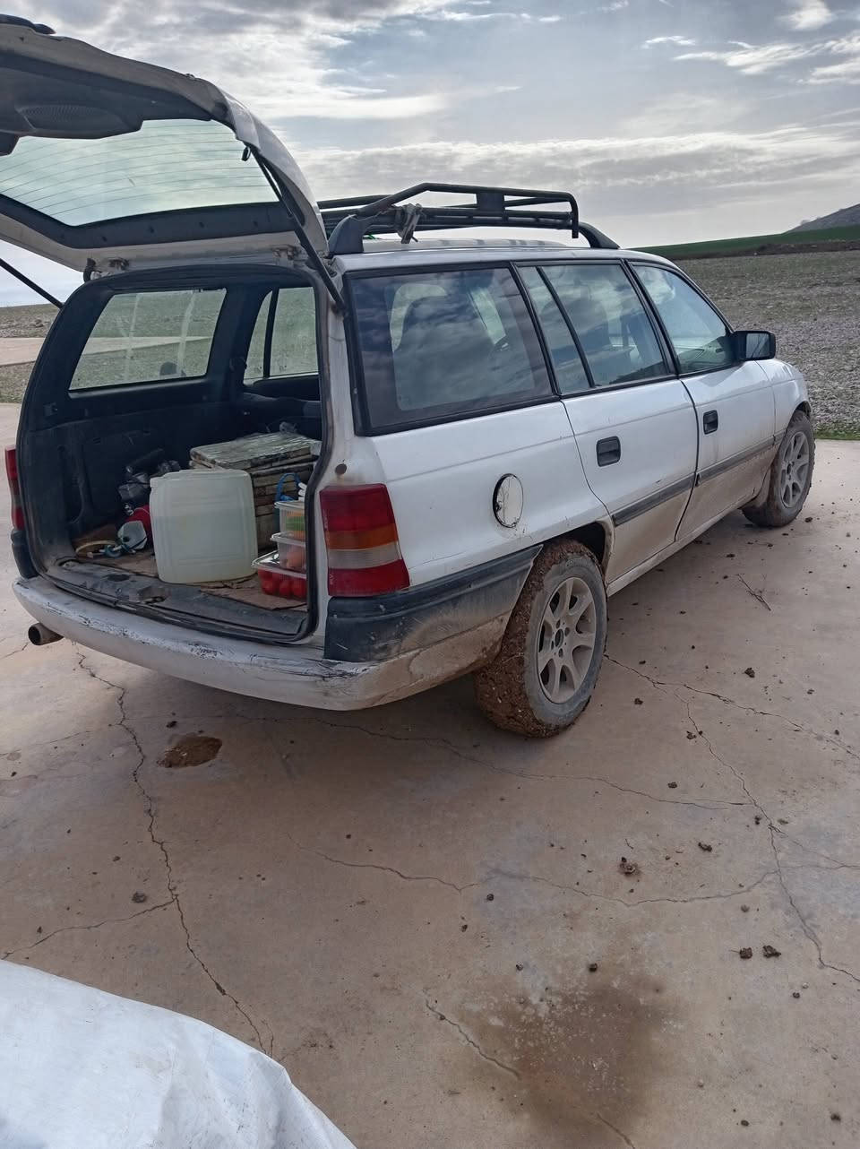 استرة ١٩٩٤سنويه٢٠٣٠موصل الايسر السعر٥٥////رقم الهاتف ***********//***********
