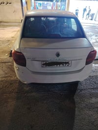 سيارة رينو ٢٠٢٠ وباتري جديد ونظيفة بس    الملا حظات بالسونار  وما بيها...