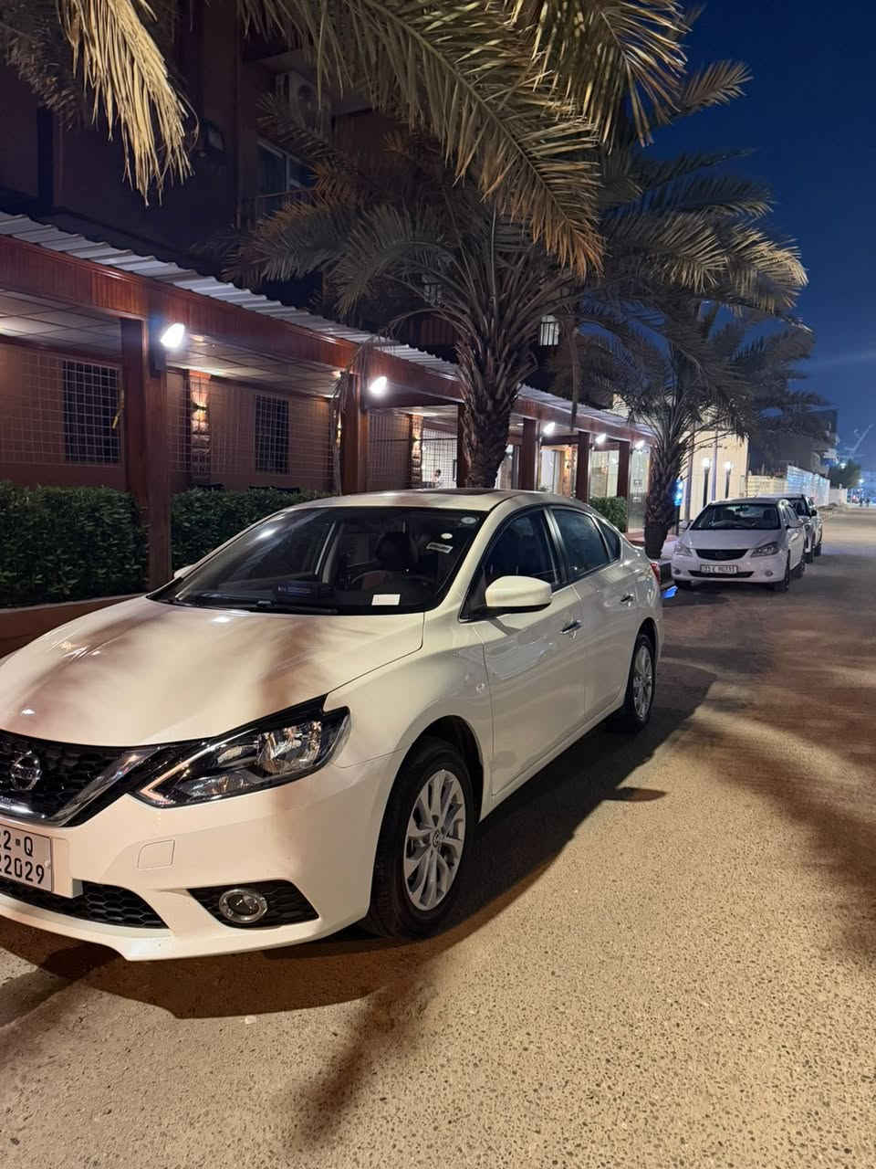 نيسان سنترا ٢٠٢٥ بحاله الزيرو ماشيه ٦٠٠٠ كفاله عامه فول مواصفات فتحه حساسات دواخل حمره شاشه جبيره مكانهه البصره الطويسه للبيع بسعر 130 رقم الهاتف***********
