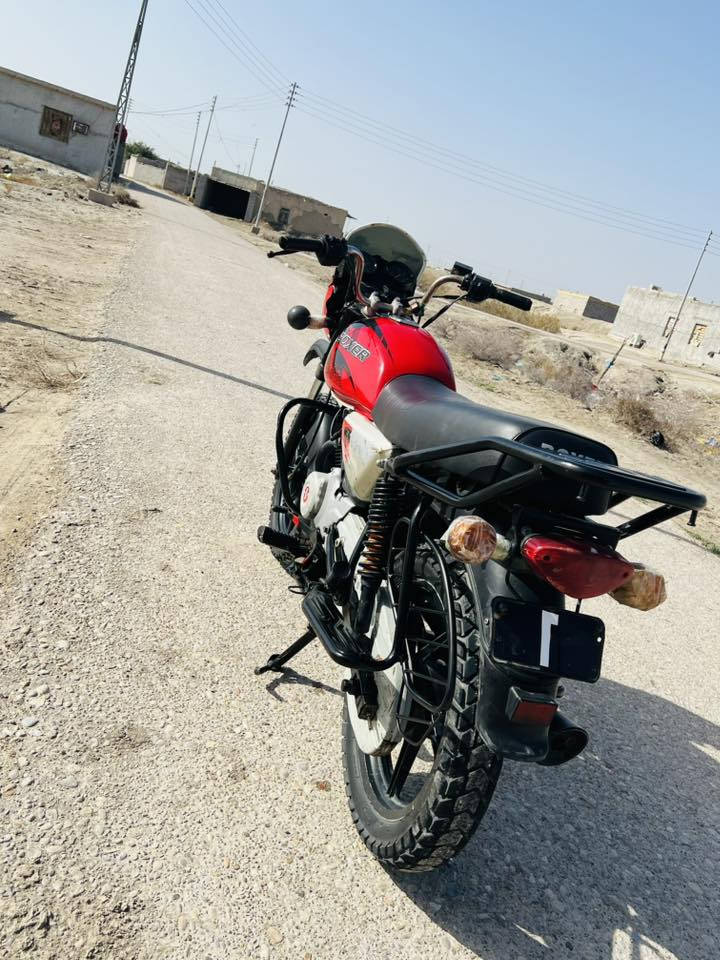 ‏سلام عليكم بوستر موديل 22 طالعة بثلاثة وعشرين اوراق كاملة صوري دراجة نظيفة كهربائيات كلها دراجة حلوة مكان البصرة القرن الثغر السعر خاص***********
