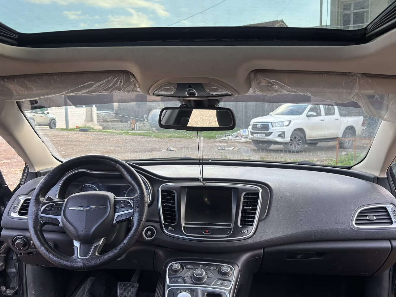 C200 مودیل ٢٠١٦
سەیارە رقم جدید اربیل 
٤ بستون 
سلایت شاشة کبیر 
کشن کاربا
قپات مواسفات بدون کشن جلد
ABS
گیر مکینە بشرت 
کامل سیرفس سیارە
٩٥$ بیە مجال
*********** وتس ئاپ
