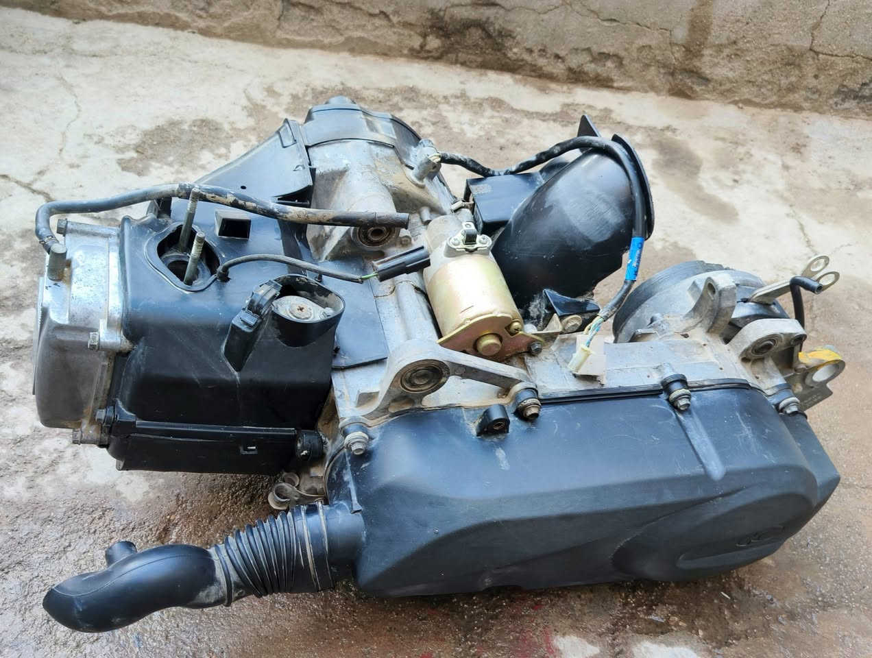 سلام عليكم مكينه مال ١٦ مجفته مره وحده عل سحك 
تاخذه عل شغل طابوكه بس سلف جديد بوشه جديده 
***********
