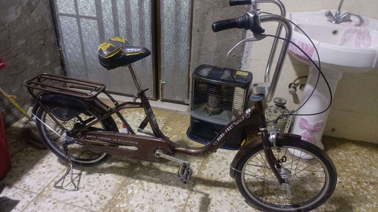 بايسكل تكسي ياباني بالة رمبة للبيع
عكرب فاره 3نمر 
داينمو امامي بلادي
السعر 100
الهاتف ***********
