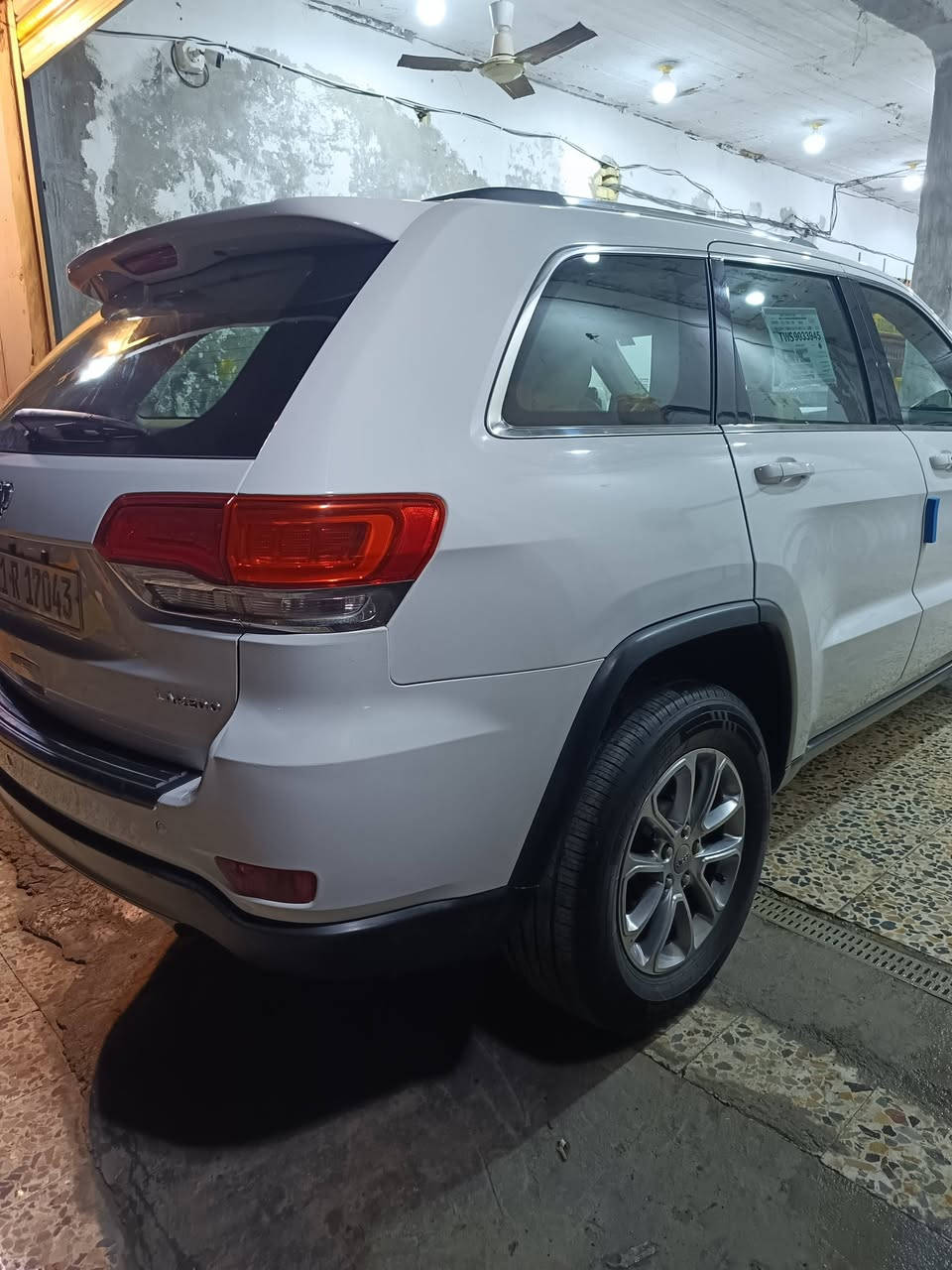 سلام عليكم جيب لاريدو خليجي ١٤ فول ما عده الجنطه مو شفط والباقي  فول رقم بغداد الجديد بسمي  مكاني ميسان الشراي ***********   أو  ***********
