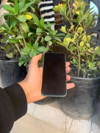 أيفون11 العادي الذاكره 128البطاريه مستبدله فقط الجهاز نضيف فول شخط ماب...