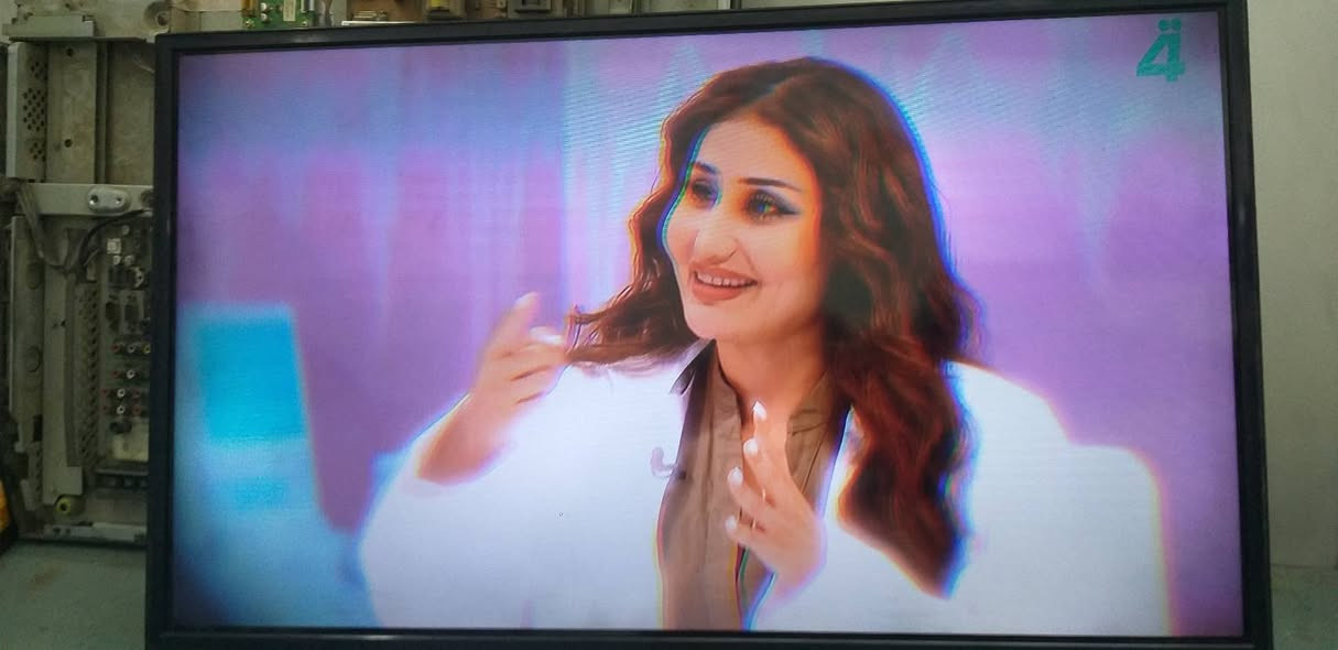 شاشه عدد أثنين حجم ٣٢ الموديل بيكو والثاني شيلون سمارت نت السعر ٦٠الف الواحد ***********
