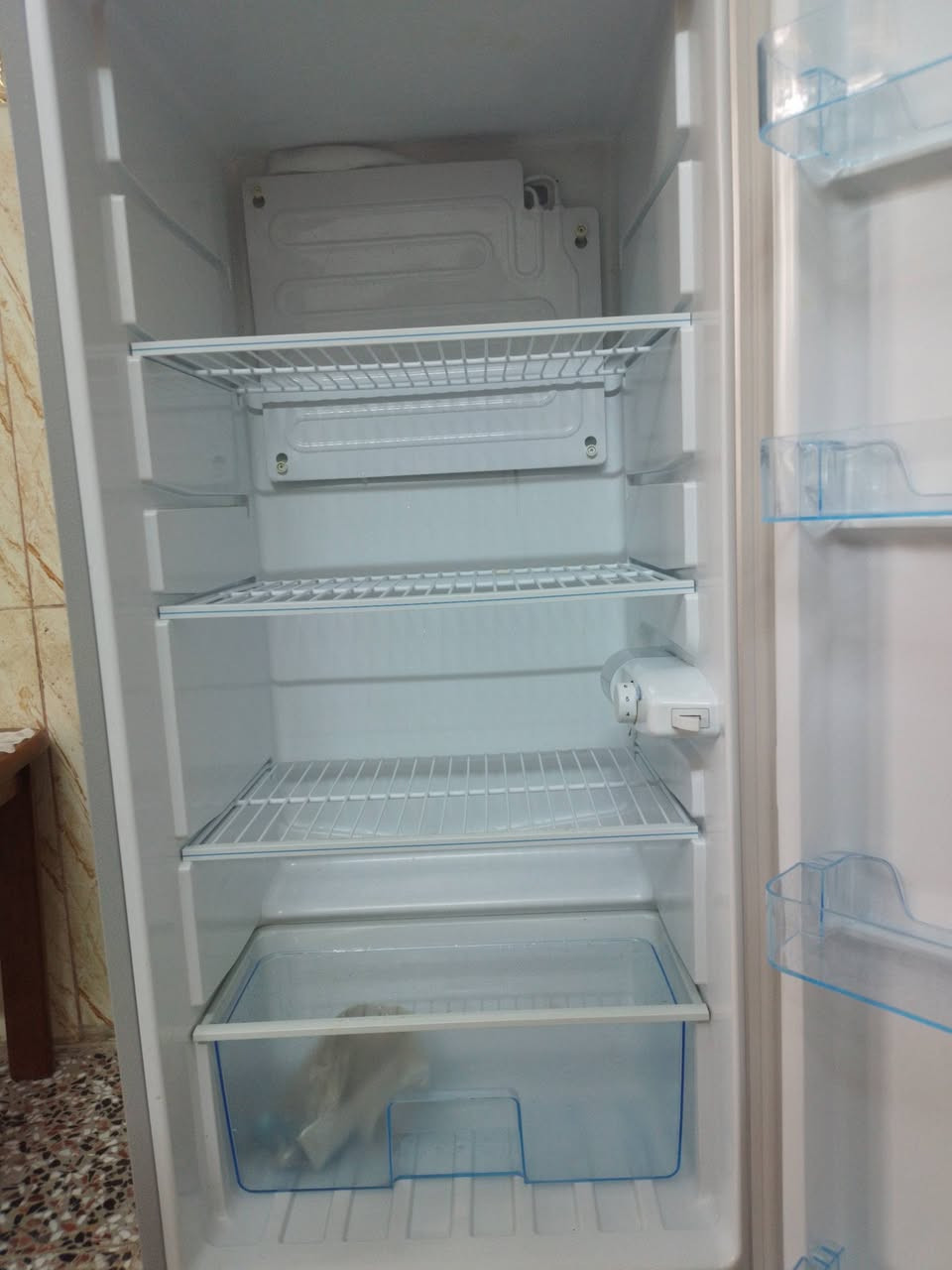 للبيع ثلاجة اخت الجديدة 16 قدم  صناعة تركية بلادية مكفوله من التصليح واي شي تجميد فول والله مكانه البياع شارع 13
سعره 275 ألف وبيهه مجال بسيط 
للمعلومات الاتصال عالخاص متواجد دائما..


**إذا كنت صاحب هذا الإعلان وتريد حذفه لأي سبب، رجاءا أرسل رسالة إلى الدعم الفني**