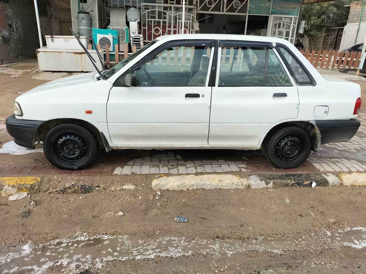 سايبا 12رقم نجف نكليزي مكينه بيها خيط بخار كير وحداديه نضاف بيها جاملغ خلف السايق بي ضربه بسيطه 33وبيها مجال بسيط خاص مفتوح للاتصال ***********
